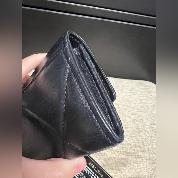 Authentic Chanel 19 Flap Lambskin Quilted Black Medium Wallet - Picture 6 of 8